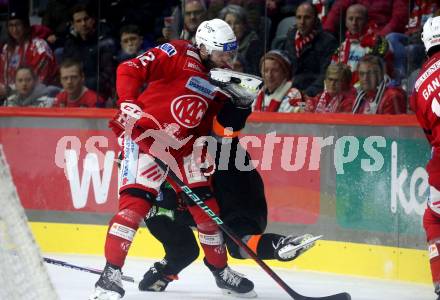 EBEL. Eishockey Bundesliga. EC KAC gegen  Moser Medical Graz99ers.  Ticar Rok (KAC),    Pfeffer Jacob (Graz). Klagenfurt, am 15.11.2022.
Foto: Kuess
www.qspictures.net
---
pressefotos, pressefotografie, kuess, qs, qspictures, sport, bild, bilder, bilddatenbank