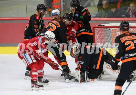 EBEL. Eishockey Bundesliga. EC KAC gegen  Moser Medical Graz99ers.  van Ee Finn (KAC),  Altmann Mario, Engstrand Christian  (Graz). Klagenfurt, am 15.11.2022.
Foto: Kuess
www.qspictures.net
---
pressefotos, pressefotografie, kuess, qs, qspictures, sport, bild, bilder, bilddatenbank
