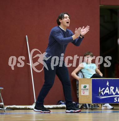 Basketball 2. Liga 2022/2023. Grunddurchgang 7. Runde.  	Woerthersee Piraten gegen  Union Deutsch Wagram Alligators.  Trainer Andreas Kuttnig  (Piraten).. Klagenfurt, am 19.11.2022.
Foto: Kuess
www.qspictures.net
---
pressefotos, pressefotografie, kuess, qs, qspictures, sport, bild, bilder, bilddatenbank