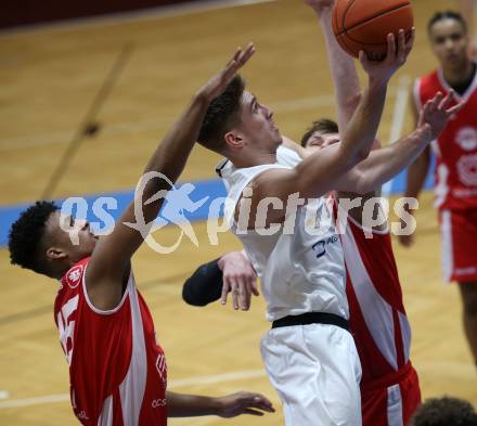 Basketball 2. Liga 2022/2023. Grunddurchgang 7. Runde.  KOS Celovec gegen  Upper Austrian Ballers.   Andrej Blazevic (KOS),  Starlin Inoa Gil (Austrian Ballers). Klagenfurt, am 20.11.2022.
Foto: Kuess
www.qspictures.net
---
pressefotos, pressefotografie, kuess, qs, qspictures, sport, bild, bilder, bilddatenbank