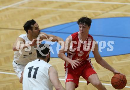 Basketball 2. Liga 2022/2023. Grunddurchgang 7. Runde.  KOS Celovec gegen  Upper Austrian Ballers. Dalibor Cevriz   (KOS),  Luis Streitberger (Austrian Ballers). Klagenfurt, am 20.11.2022.
Foto: Kuess
www.qspictures.net
---
pressefotos, pressefotografie, kuess, qs, qspictures, sport, bild, bilder, bilddatenbank