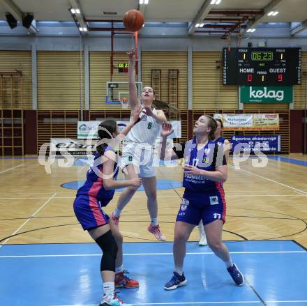 Basketball Damen Superliga. Grunddurchgang 7. Runde. KOS Celovec Damen gegen UBSC-DBBC Graz.  Alina Seher (KOS), Ajla Meskic, Nina Krisper, (Graz). Klagenfurt, 20.11.2022.
Foto: Kuess
---
pressefotos, pressefotografie, kuess, qs, qspictures, sport, bild, bilder, bilddatenbank