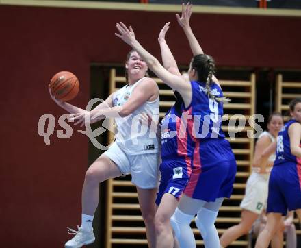 Basketball Damen Superliga. Grunddurchgang 7. Runde. KOS Celovec Damen gegen UBSC-DBBC Graz.  Nikolina Sofric (KOS),  Maria Repelnig (Graz). Klagenfurt, 20.11.2022.
Foto: Kuess
---
pressefotos, pressefotografie, kuess, qs, qspictures, sport, bild, bilder, bilddatenbank