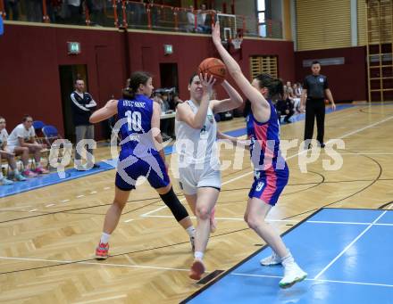 Basketball Damen Superliga. Grunddurchgang 7. Runde. KOS Celovec Damen gegen UBSC-DBBC Graz. Alina Seher  (KOS), Ajla Meskic, Annika Neumann  (Graz). Klagenfurt, 20.11.2022.
Foto: Kuess
---
pressefotos, pressefotografie, kuess, qs, qspictures, sport, bild, bilder, bilddatenbank