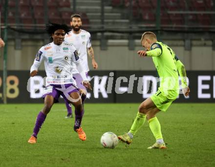 Fussball Woertherseecup. SK Austria Klagenfurt gegen 1860 Muenchen.  Daniel Francis  (Austria Klagenfurt),  Fabian Greilinger (1860 Muenchen). Klagenfurt, 20.11.2022.
Foto: Kuess
---
pressefotos, pressefotografie, kuess, qs, qspictures, sport, bild, bilder, bilddatenbank