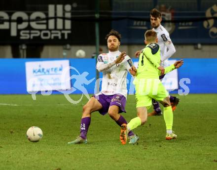 Fussball Woertherseecup. SK Austria Klagenfurt gegen 1860 Muenchen.  SIMON STRAUDI (Austria Klagenfurt), Fabian Greilinger (1860 Muenchen). Klagenfurt, 20.11.2022.
Foto: Kuess
---
pressefotos, pressefotografie, kuess, qs, qspictures, sport, bild, bilder, bilddatenbank
