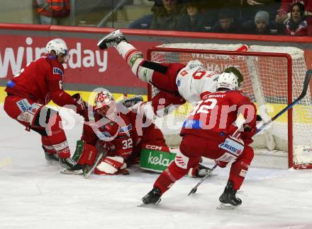 EBEL. Eishockey Bundesliga. EC KAC gegen  HCB Suedtirol Alperia.  Lucas Lessio, Sebastian Dahm,  (KAC),   Matt Frattin (Bozen). Klagenfurt, am 25.11.2022.
Foto: Kuess
www.qspictures.net
---
pressefotos, pressefotografie, kuess, qs, qspictures, sport, bild, bilder, bilddatenbank