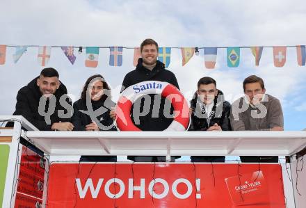 Fussball Bundesliga. Weihnachtsfeier WAC.   Tai Baribo, Matthaeus Taferner, Dominik Baumgartner, Adis Jasic, Konstantin Kerschbaumer. Velden, am 24.11.2022.
Foto: Kuess
---
pressefotos, pressefotografie, kuess, qs, qspictures, sport, bild, bilder, bilddatenbank