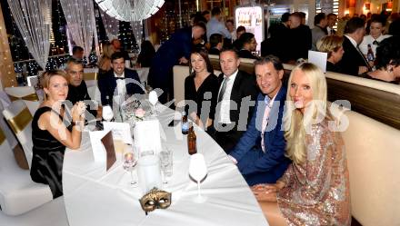 Fussball Bundesliga. WAC Redoute.   Daniela Dutt, Trainer Robin Dutt, Hannes Sauerschnig, Hannes Jochum, Mario Krassnitzer. Wolfsberg, am 19.11.2022.
Foto: Kuess
---
pressefotos, pressefotografie, kuess, qs, qspictures, sport, bild, bilder, bilddatenbank