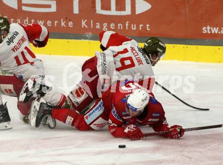 EBEL. Eishockey Bundesliga. EC KAC gegen  HCB Suedtirol Alperia. Matthew Fraser,  (KAC),    Brad McClure  (Bozen). Klagenfurt, am 25.11.2022.
Foto: Kuess
www.qspictures.net
---
pressefotos, pressefotografie, kuess, qs, qspictures, sport, bild, bilder, bilddatenbank