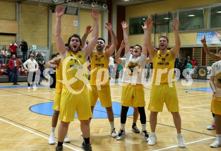 Basketball 2. Liga 2022/2023. Grunddurchgang 8. Runde. Woerthersee Piraten gegen  KOS Celovec.    Jubel Piraten. Klagenfurt, am 26.11.2022.
Foto: Kuess
www.qspictures.net
---
pressefotos, pressefotografie, kuess, qs, qspictures, sport, bild, bilder, bilddatenbank