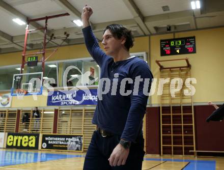 Basketball 2. Liga 2022/2023. Grunddurchgang 8. Runde. Woerthersee Piraten gegen  KOS Celovec.  Jubel Trainer Andreas Kuttnig  (Piraten). Klagenfurt, am 26.11.2022.
Foto: Kuess
www.qspictures.net
---
pressefotos, pressefotografie, kuess, qs, qspictures, sport, bild, bilder, bilddatenbank