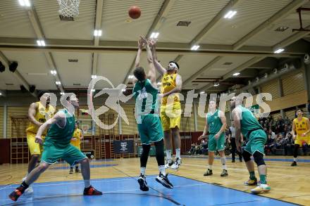 Basketball 2. Liga 2022/2023. Grunddurchgang 8. Runde. Woerthersee Piraten gegen  KOS Celovec. Marin Sliskovic   (Piraten), Maximilian Seher  (KOS). Klagenfurt, am 26.11.2022.
Foto: Kuess
www.qspictures.net
---
pressefotos, pressefotografie, kuess, qs, qspictures, sport, bild, bilder, bilddatenbank