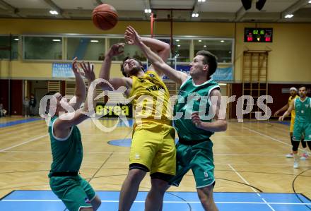 Basketball 2. Liga 2022/2023. Grunddurchgang 8. Runde. Woerthersee Piraten gegen  KOS Celovec. Andreas Nuck   (Piraten),  Andi Smrtnik, Grega Sajevic (KOS). Klagenfurt, am 26.11.2022.
Foto: Kuess
www.qspictures.net
---
pressefotos, pressefotografie, kuess, qs, qspictures, sport, bild, bilder, bilddatenbank