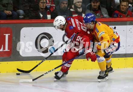 EBEL. Eishockey Bundesliga. EC KAC gegen  Asiago Hockey.  Clemens Unterweger,  (KAC),    Bryce Gianni Alcock Misley (Asiago Hockey). Klagenfurt, am 27.11.2022.
Foto: Kuess
www.qspictures.net
---
pressefotos, pressefotografie, kuess, qs, qspictures, sport, bild, bilder, bilddatenbank