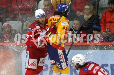 EBEL. Eishockey Bundesliga. EC KAC gegen  Asiago Hockey. Thomas Hundertpfund,  (KAC),    Giovanni Luigi Domenico Vallati  (Asiago Hockey). Klagenfurt, am 27.11.2022.
Foto: Kuess
www.qspictures.net
---
pressefotos, pressefotografie, kuess, qs, qspictures, sport, bild, bilder, bilddatenbank