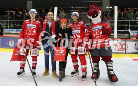 EBEL. Eishockey Bundesliga. EC KAC gegen  Asiago Hockey. Spieler des Abends Finn Vann Ee, Fabian Hochegger  (KAC). Klagenfurt, am 27.11.2022.
Foto: Kuess
www.qspictures.net
---
pressefotos, pressefotografie, kuess, qs, qspictures, sport, bild, bilder, bilddatenbank