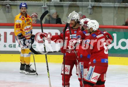 EBEL. Eishockey Bundesliga. EC KAC gegen  Asiago Hockey.  Torjubel Steven Strong, Thomas Hundertpfund, Samuel Witting, Lucas Lessio (KAC). Klagenfurt, am 27.11.2022.
Foto: Kuess
www.qspictures.net
---
pressefotos, pressefotografie, kuess, qs, qspictures, sport, bild, bilder, bilddatenbank