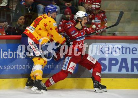 EBEL. Eishockey Bundesliga. EC KAC gegen  Asiago Hockey.  Luka Gomboc, (KAC),   Randal John Gazzola  (Asiago Hockey). Klagenfurt, am 27.11.2022.
Foto: Kuess
www.qspictures.net
---
pressefotos, pressefotografie, kuess, qs, qspictures, sport, bild, bilder, bilddatenbank