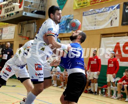 Handball Bundesliga. SC kelag Ferlach gegen ALPLA HC Hard.   Leban Patrik (Ferlach),    Srdan Predragovic (Hard). Ferlach, 2.12.2022.
Foto: Kuess

---
pressefotos, pressefotografie, kuess, qs, qspictures, sport, bild, bilder, bilddatenbank