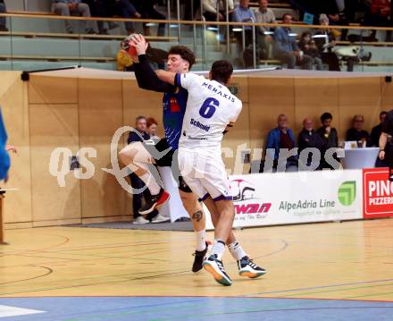 Handball Bundesliga. SC kelag Ferlach gegen ALPLA HC Hard.   Hari Pavlov (Ferlach),  Dominik Schmid  (Hard). Ferlach, 2.12.2022.
Foto: Kuess

---
pressefotos, pressefotografie, kuess, qs, qspictures, sport, bild, bilder, bilddatenbank