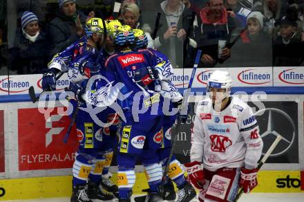 EBEL. Eishockey Bundesliga. EC VSV gegen EC KAC.   Torjubel Derek Joslin, John Hughes, Robert Sabolic, Chris Collins,  (VSV). Villach, am 2.12.2022.
Foto: Kuess
www.qspictures.net
---
pressefotos, pressefotografie, kuess, qs, qspictures, sport, bild, bilder, bilddatenbank