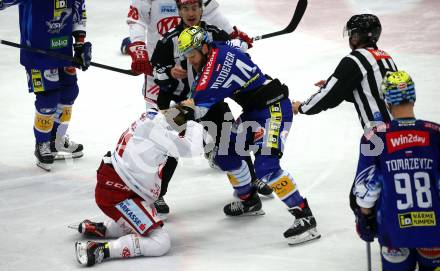 EBEL. Eishockey Bundesliga. EC VSV gegen EC KAC.  Kevin Moderer,    (VSV),  Finn Van Ee  (KAC). Villach, am 2.12.2022.
Foto: Kuess
www.qspictures.net
---
pressefotos, pressefotografie, kuess, qs, qspictures, sport, bild, bilder, bilddatenbank