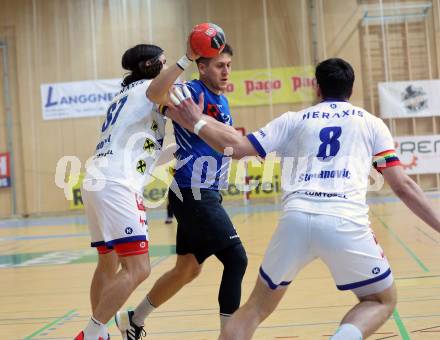 Handball Bundesliga. SC kelag Ferlach gegen ALPLA HC Hard.  Mladan Jovanovic  (Ferlach),   Ivan Horvat (Hard). Ferlach, 2.12.2022.
Foto: Kuess

---
pressefotos, pressefotografie, kuess, qs, qspictures, sport, bild, bilder, bilddatenbank