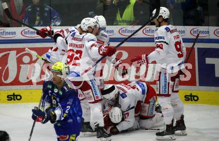 EBEL. Eishockey Bundesliga. EC VSV gegen EC KAC. Torjubel Nicholas Eric Petersen, Manuel Ganahl,, Vlemens Unterweger, Matthew Fraser  (KAC). Villach, am 2.12.2022.
Foto: Kuess
www.qspictures.net
---
pressefotos, pressefotografie, kuess, qs, qspictures, sport, bild, bilder, bilddatenbank