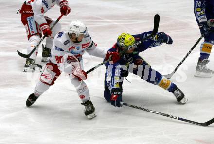 EBEL. Eishockey Bundesliga. EC VSV gegen EC KAC.   Simon Despres,   (VSV),  Nikolaus Kraus  (KAC). Villach, am 2.12.2022.
Foto: Kuess
www.qspictures.net
---
pressefotos, pressefotografie, kuess, qs, qspictures, sport, bild, bilder, bilddatenbank