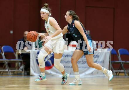 Basketball Damen Superliga. Grunddurchgang 8. Runde. KOS Celovec Damen gegen Vienna Timberwolves.  Antonia Ronacher (KOS), Zoe Claire Sonvilla  (Vienna Timberwolves). Klagenfurt, 3.12.2022.
Foto: Kuess
---
pressefotos, pressefotografie, kuess, qs, qspictures, sport, bild, bilder, bilddatenbank