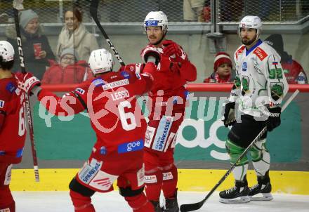 EBEL. Eishockey Bundesliga. EC KAC gegen  HK Olimpija.  Torjubel Matthew Fraser, Lucas Lessio  (KAC). Klagenfurt, am 4.12.2022.
Foto: Kuess
www.qspictures.net
---
pressefotos, pressefotografie, kuess, qs, qspictures, sport, bild, bilder, bilddatenbank
