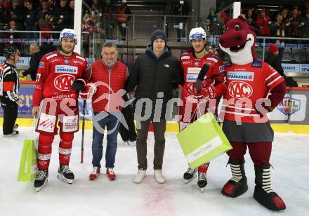 EBEL. Eishockey Bundesliga. EC KAC gegen  HK Olimpija.  Spieler des Abends Fabian Hochegger, Luka Gomboc  (KAC). Klagenfurt, am 4.12.2022.
Foto: Kuess
www.qspictures.net
---
pressefotos, pressefotografie, kuess, qs, qspictures, sport, bild, bilder, bilddatenbank