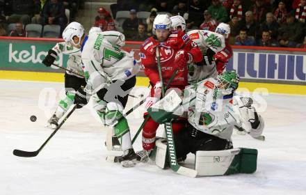 EBEL. Eishockey Bundesliga. EC KAC gegen  HK Olimpija. Rihards Bukarts,  (KAC),  Aljosa Crnovic, Zan Us   (Laibach). Klagenfurt, am 4.12.2022.
Foto: Kuess
www.qspictures.net
---
pressefotos, pressefotografie, kuess, qs, qspictures, sport, bild, bilder, bilddatenbank