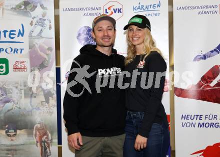 Schi Alpin. Schi Nordisch. Biathlon. Einkleidung Landesschiverband.   Alexander Payer, Sabine Schoeffmann,. Klagenfurt, am 3.12.2022.
Foto: Kuess

---
pressefotos, pressefotografie, kuess, qs, qspictures, sport, bild, bilder, bilddatenbank