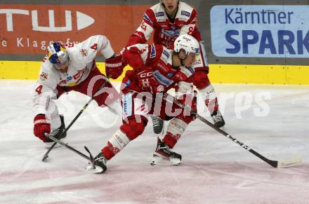 EBEL. Eishockey Bundesliga. EC KAC gegen  Salzburg.  Tobias Sablattnig,  (KAC),  Andrew Jay MacWilliam  (Salzburg). Klagenfurt, am 9.12.2022.
Foto: Kuess
www.qspictures.net
---
pressefotos, pressefotografie, kuess, qs, qspictures, sport, bild, bilder, bilddatenbank