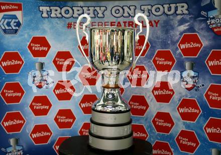 Eishockey Bundesliga. KAC gegen Red Bull Salzburg. ICE Meisterpokal, Trophy on tour.  KLagenfurt, am 9.12 2022.
Foto: Kuess
www.qspictures.net
---
pressefotos, pressefotografie, kuess, qs, qspictures, sport, bild, bilder, bilddatenbank