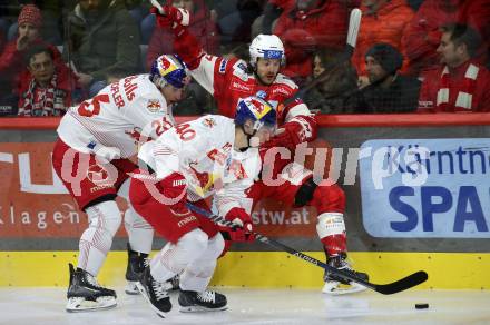 EBEL. Eishockey Bundesliga. EC KAC gegen  Salzburg.  Manuel Ganahl, (KAC),  Tim Luca Harnisch, Peter Hochkofler   (Salzburg). Klagenfurt, am 9.12.2022.
Foto: Kuess
www.qspictures.net
---
pressefotos, pressefotografie, kuess, qs, qspictures, sport, bild, bilder, bilddatenbank