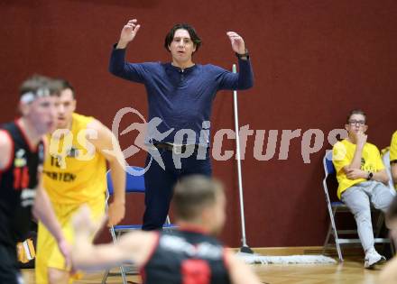 Basketball 2. Liga 2022/2023. Grunddurchgang 10. Runde. Woerthersee Piraten gegen  Mistelbach Mustangs.   Trainer Andreas Kuttnig (Piraten). Klagenfurt, am 10.12.2022.
Foto: Kuess
www.qspictures.net
---
pressefotos, pressefotografie, kuess, qs, qspictures, sport, bild, bilder, bilddatenbank