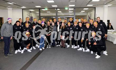 Fussballl Bundesliga. SK Austria Klagenfurt. Kaernten singt Weihnachtslieder.  Kampfmannschaft SK Austria Klagenfurt . Klagenfurt, am 11.12.2022.
Foto:Kuess

---
pressefotos, pressefotografie, kuess, qs, qspictures, sport, bild, bilder, bilddatenbank