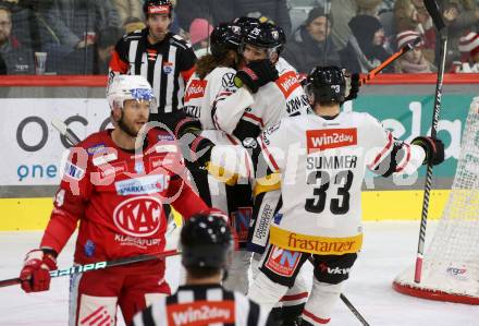 EBEL. Eishockey Bundesliga. EC KAC gegen  Pioneers Vorarlberg.  Torjubel Julian Metzler, Richard Jarusek, Aron Summer (Vorarlberg). Klagenfurt, am 11.12.2022.
Foto: Kuess
www.qspictures.net
---
pressefotos, pressefotografie, kuess, qs, qspictures, sport, bild, bilder, bilddatenbank