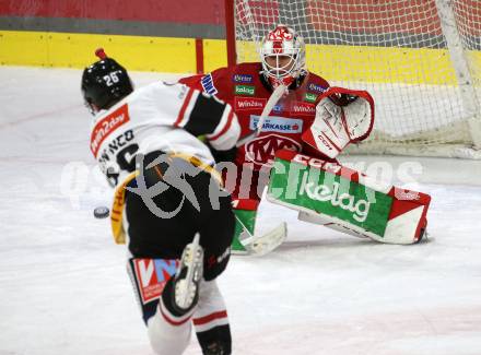 EBEL. Eishockey Bundesliga. EC KAC gegen  Pioneers Vorarlberg.  SEbastian Dahm, (KAC),    Guus Van Nes (Vorarlberg). Klagenfurt, am 11.12.2022.
Foto: Kuess
www.qspictures.net
---
pressefotos, pressefotografie, kuess, qs, qspictures, sport, bild, bilder, bilddatenbank