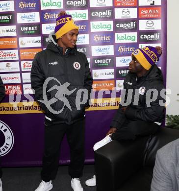 Fussballl Bundesliga. SK Austria Klagenfurt. Kaernten singt Weihnachtslieder.  SOLOMON BONNAH . Klagenfurt, am 11.12.2022.
Foto:Kuess

---
pressefotos, pressefotografie, kuess, qs, qspictures, sport, bild, bilder, bilddatenbank