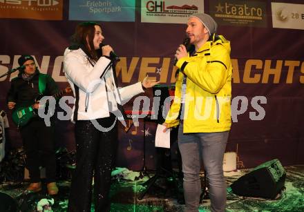 Fussballl Bundesliga. SK Austria Klagenfurt. Kaernten singt Weihnachtslieder.   Vivien Frimmel. Klagenfurt, am 11.12.2022.
Foto:Kuess

---
pressefotos, pressefotografie, kuess, qs, qspictures, sport, bild, bilder, bilddatenbank