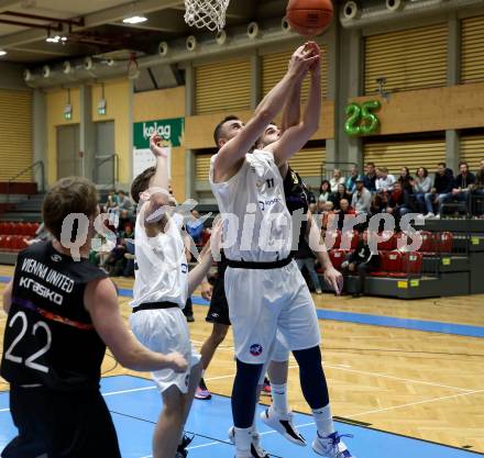 Basketball 2. Liga 2022/2023. Grunddurchgang 11. Runde.  KOS Celovec gegen  Vienna United.   Andi Shehu, Andrej Blazevic (KOS),  Alejandro Barbera Zapero (Vienna). Klagenfurt, am 17.12.2022.
Foto: Kuess
www.qspictures.net
---
pressefotos, pressefotografie, kuess, qs, qspictures, sport, bild, bilder, bilddatenbank