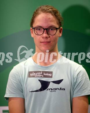 Kaernten Sport. Sportlermeeting. Vertragsunterzeichnung.    Noah Wilhelmer (Kanu): Klagenfurt, am 16.12.2022.
Foto: Kuess

---
pressefotos, pressefotografie, kuess, qs, qspictures, sport, bild, bilder, bilddatenbank