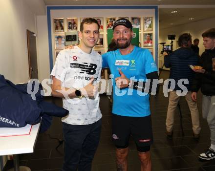 Kaernten Sport. Sportlermeeting. Vertragsunterzeichnung.  Matthas Reiner (Orientierungslauf), Dominik Pacher (Ultralauf)  : Klagenfurt, am 16.12.2022.
Foto: Kuess

---
pressefotos, pressefotografie, kuess, qs, qspictures, sport, bild, bilder, bilddatenbank