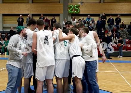 Basketball 2. Liga 2022/2023. Grunddurchgang 11. Runde.  KOS Celovec gegen  Vienna United.   Jubel KOS. Klagenfurt, am 17.12.2022.
Foto: Kuess
www.qspictures.net
---
pressefotos, pressefotografie, kuess, qs, qspictures, sport, bild, bilder, bilddatenbank