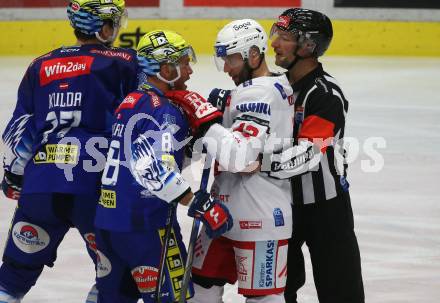 EBEL. Eishockey Bundesliga. VSV gegen KAC. Anthony Luciani,  (VSV),  Rok Ticar,   (KAC). Villach, am 20.12.2022.
Foto: Kuess
www.qspictures.net
---
pressefotos, pressefotografie, kuess, qs, qspictures, sport, bild, bilder, bilddatenbank