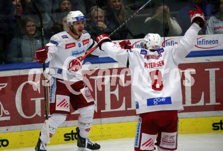 EBEL. Eishockey Bundesliga. VSV gegen KAC.  Torjubel Thomas Vallant, Nicholas Eric Petersen  (KAC). Villach, am 20.12.2022.
Foto: Kuess
www.qspictures.net
---
pressefotos, pressefotografie, kuess, qs, qspictures, sport, bild, bilder, bilddatenbank